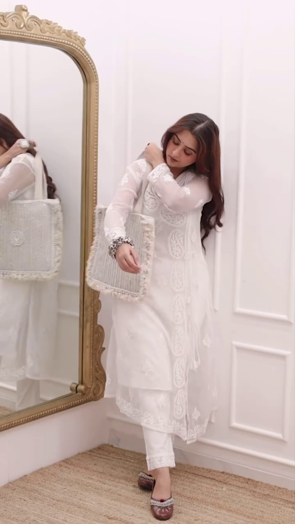 Chic & Modern Fashion for Women 🌸