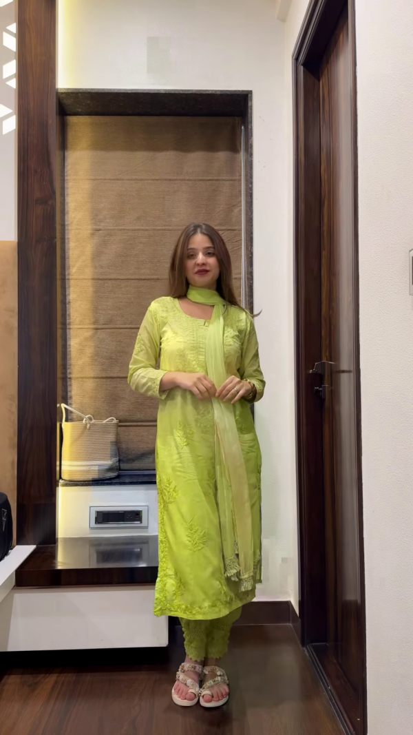 Elegant Evening Wear – Shine with Grace 🌙