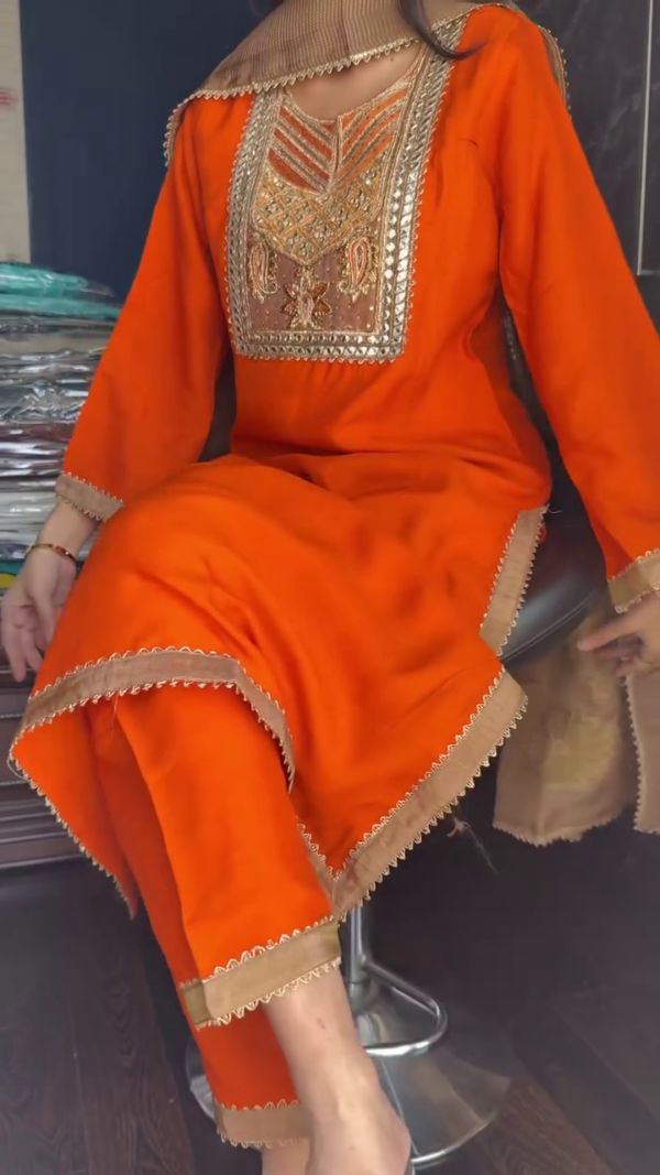 Graceful & Stylish Outfit – Perfect for Every Woman 💎