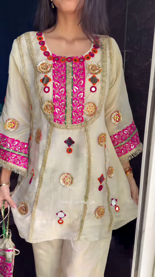 Trendy Festive Wear – Style That Speaks